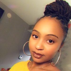 Meet your Posher, Denise